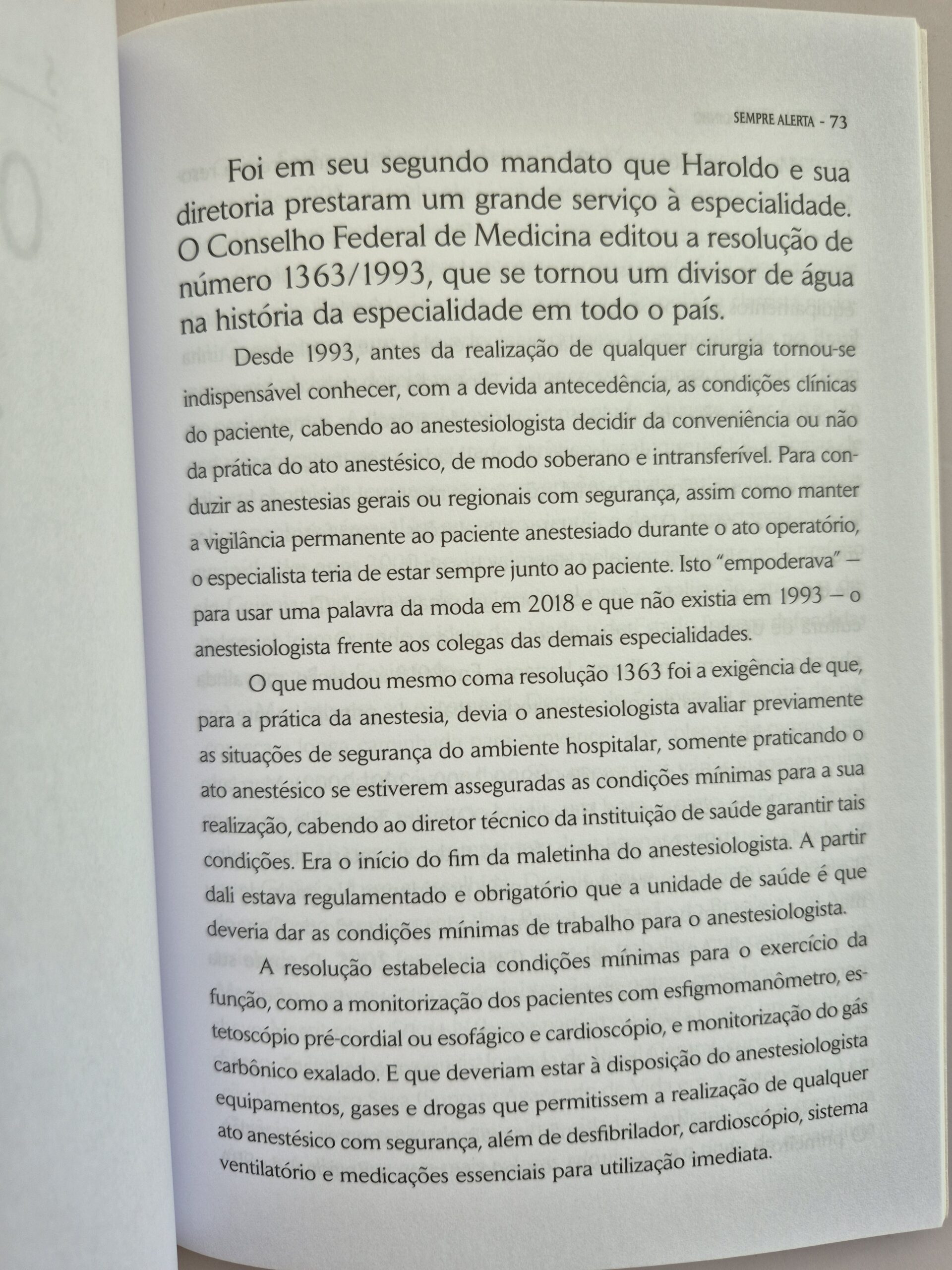Livro Sempre Alerta História Da Sociedade de Anestesiologia Do Estado De Goiás (1957-2018) - Iúri Rincon Godinho - Imagem 4