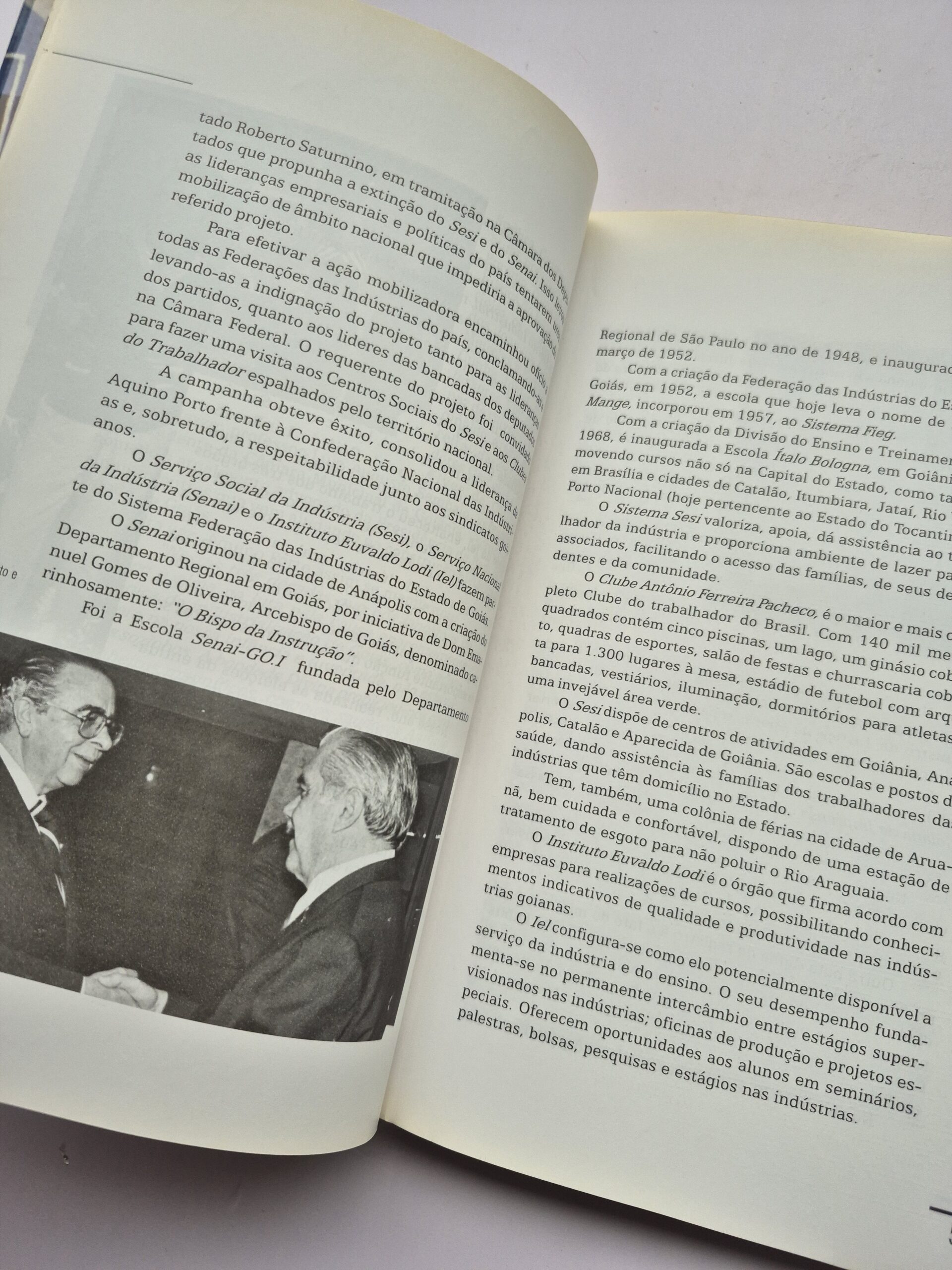 Livro Aquino Porto e a Industrialização em Goiás - Coelho Vaz ⓛ - Imagem 5