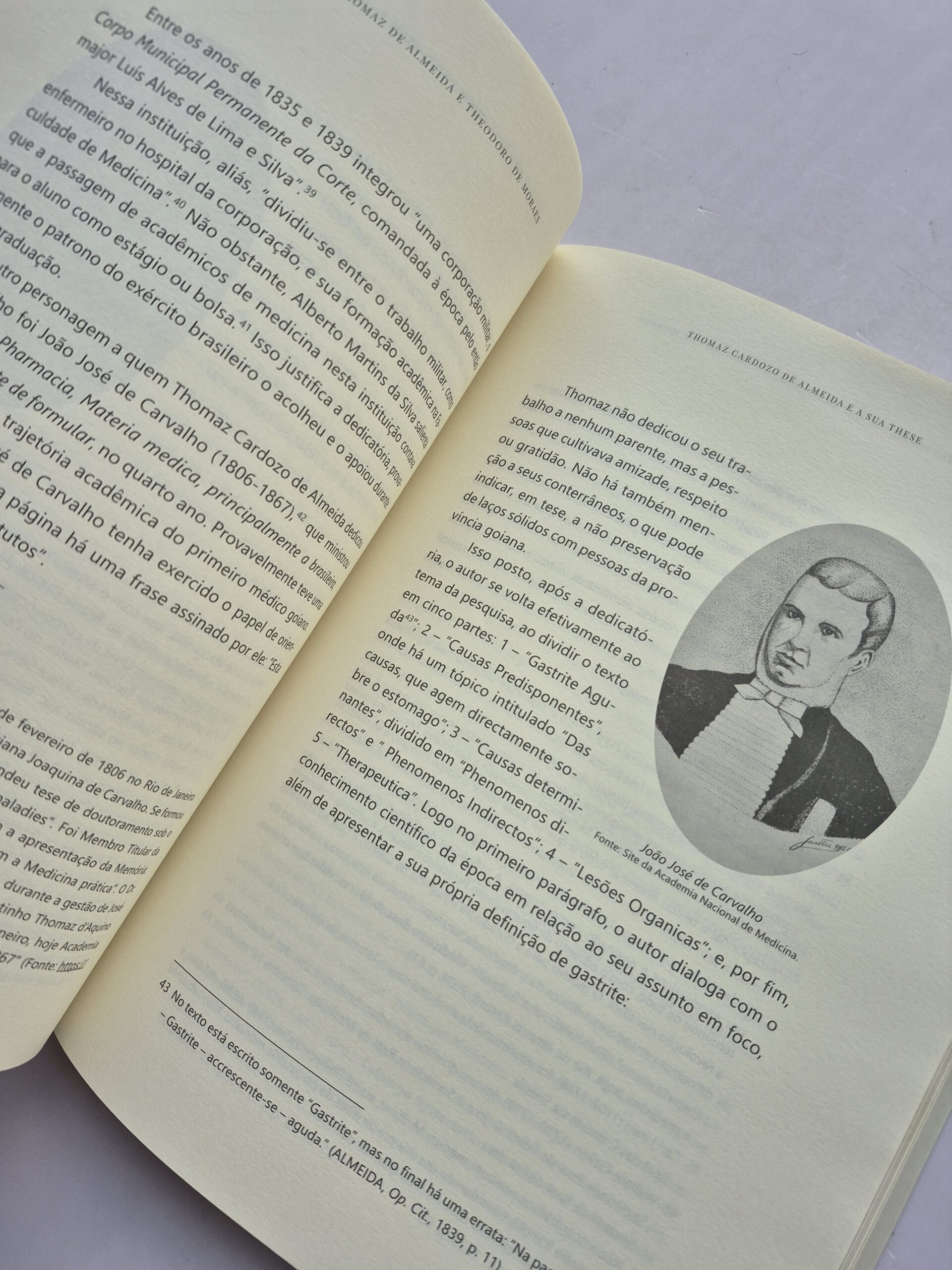 Livro As Theses De Thomaz De Almeida E Theodoro De Moraes: Os Dois Primeiros Médicos Goianos Diplomados No Brasil - Rildo Souza, Jales Mendonça 1ª edição ⓛ - Imagem 6