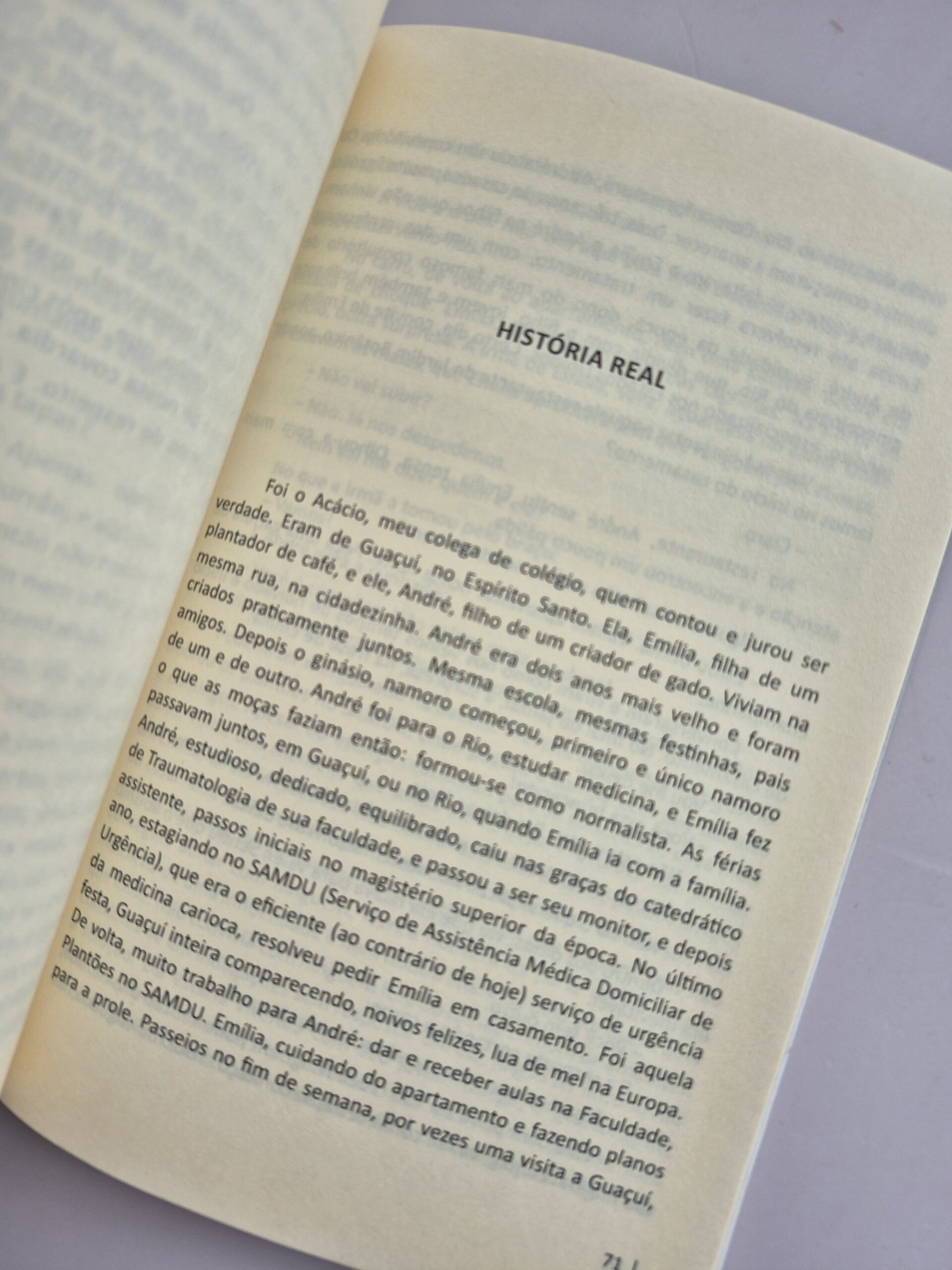 Livro Teimosas Lembranças - Irapuan Costa Junior 1ª edição ⓛ - Imagem 4