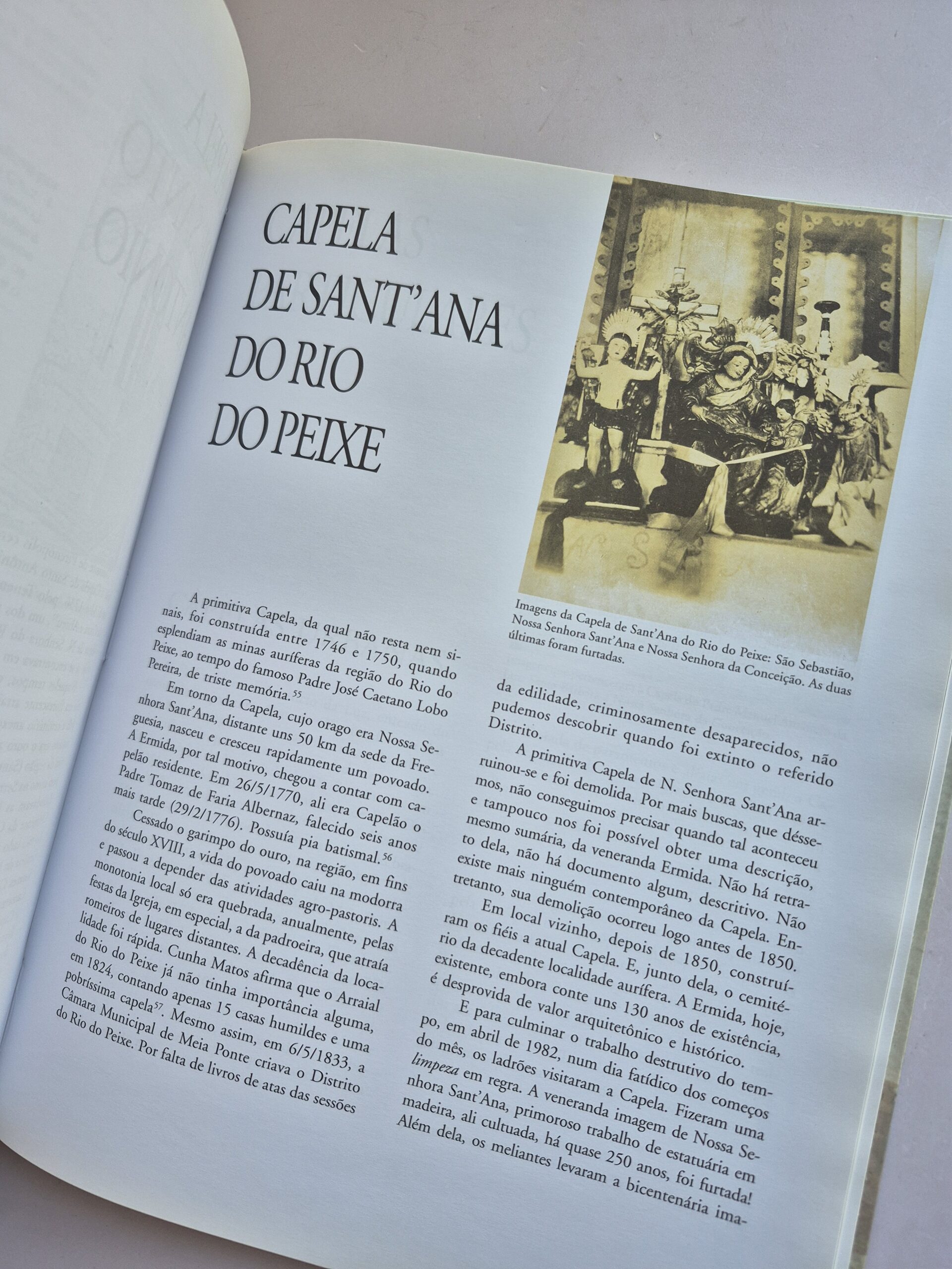 Livro Pirenópolis: Casas de Deus, Casas dos Mortos - Jarbas Jayme e José Sisenando Jayme Volume I ⓛ - Imagem 4