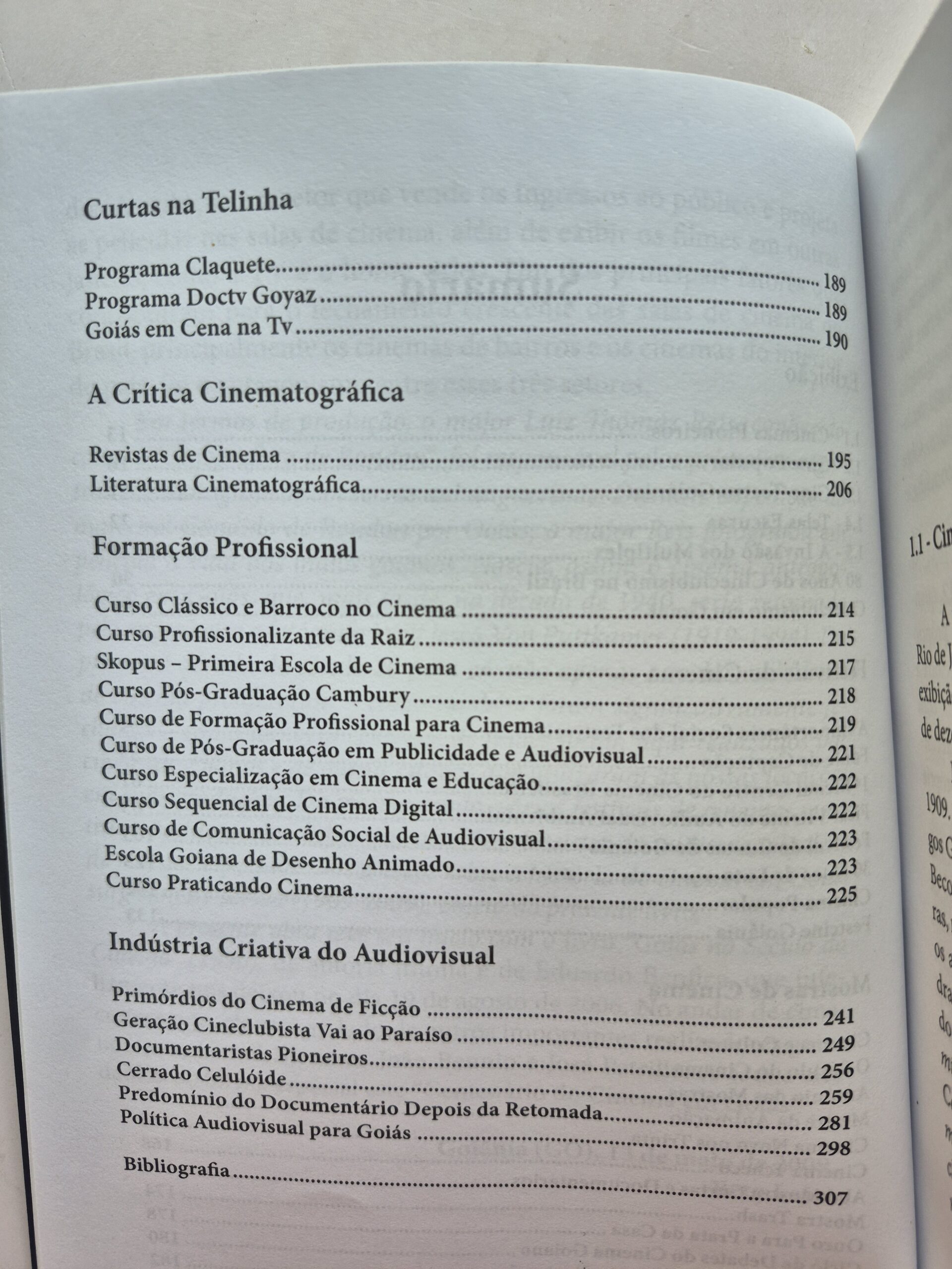 Livro Centenário do Cinema em Goiás (1909–2009) - Beto Leão 1ª edição ⓛ - Imagem 3